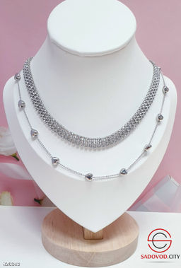 Колье женское со стразами