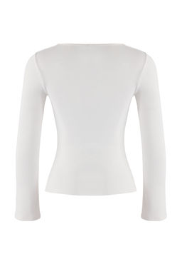 Ekru Fitted/Vucuda Oturan Asimetrik Yaka Aksesuar Detayl? Premium Yumusak Orme Bluz TWOSS26BZ00178 - Trendyolmilla фото 6