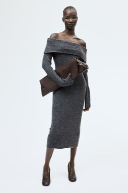 Vestido off-the-shoulder en punto de canale
