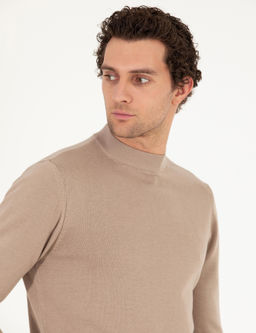 Базовый свитер стандартного кроя светло-коричневого цвета с водолазкой длиной в четверть - Cacharel фото 9