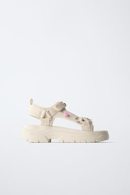 SANDALIA T?CNICA CHARMS / Blanco Crudo