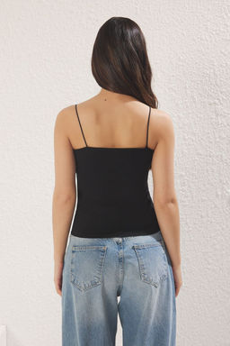 Trendyolmilla Siyah-Beyaz-Bej 3lu Paket Ask?l? Vucuda Oturan Kare Yaka Esnek Orme Atlet TWOSS24AL00054 фото 6