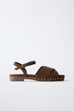 LEATHER CLOGS WITH THIN SOLE