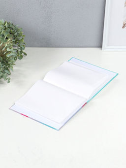 Фотоальбом на 100 фото 13×18 см «Сердца на веревочках», в коробке, 5×18×20.5 см