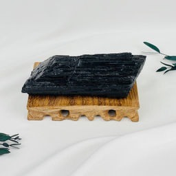 Кристалл необработанного Турмалина (Шерл)