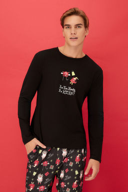 TRENDYOL MAN Siyah %100 Pamuk Bask?l? Regular Fit Orme Pijama Tak?m? TMNAW23PT00025