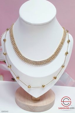 Колье женское со стразами