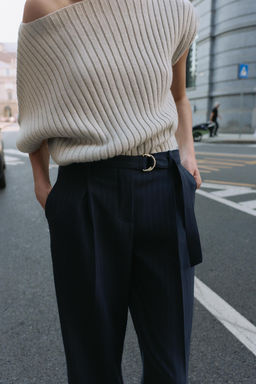 PINSTRIPED TROUSERS WITH BELT - Zara фото 5
