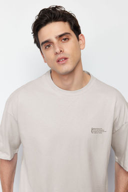 TRENDYOL MAN Haki Oversize/Genis Kesim %100 Pamuklu Bisiklet Yaka Minimal Yaz? Bask?l? T-Shirt TMNSS23TS00084 - Trendyolmilla фото 3