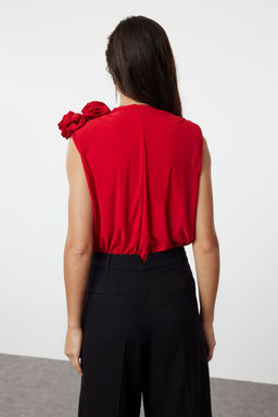 K?rm?z? Gul Detayl? Derin V Yaka Orme Body TPRSS24BD00024 - Trendyolmilla фото 5