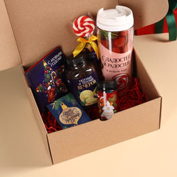 Гифтбокс Пусть год будет сладким: термостакан, 350 мл., чай чёрный с фруктами, 50 г., леденец со вкусом клубники, 15 г., драже, 80 г., молочный шоколад, 20 г ( 4 шт. х 5 г). - Фабрика счастья фото 3