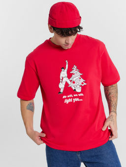 Футболка мужская красная с принтом и надписью We will, we will light you китайский красный +печать 111772