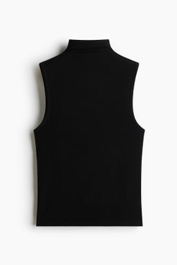 Top con cuello perkins