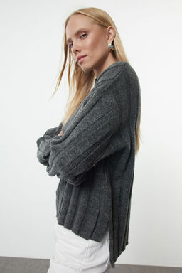 TRENDYOLMILLA Kemik More Sustainable Yumusak Dokulu Basic Triko Kazak TWOAW25KZ00335