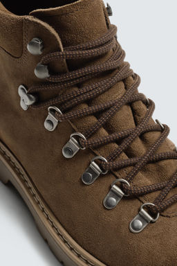 CHUNKY LEATHER BOOTS