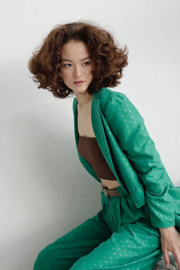 9963 Костюм брючный зелёный в горох - Martichelli фото 28