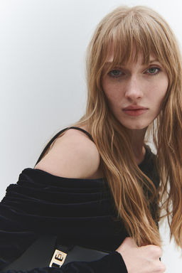 Vestido de un hombro en velour - H&m фото 2