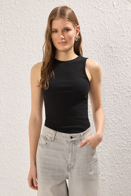 TRENDYOLMILLA Siyah-Siyah Fitted/Vucuda Oturan Regular Boy Fitilli Esnek Orme Atlet TWOSS25AL00050  фото 6