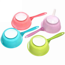 Цена за 4 шт. Воронка пластиковая с ситом 12см