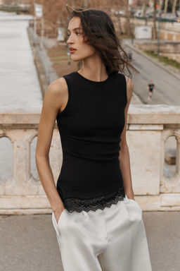 TOP DRAPEADO ENCAJE / Negro - Zara фото 4