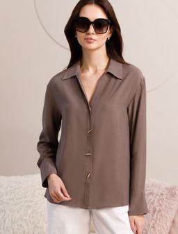Блузка Vilatte с широкими манжетами, кофейная, из вискозы с лиоцеллом