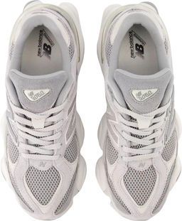 Кроссовки взрослые