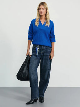 Джемпер с V-образным вырезом с вискозой в составе / Zarina фото 2