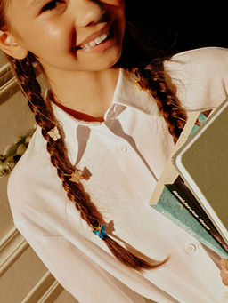 Derslerin Kahraman? G?mlek