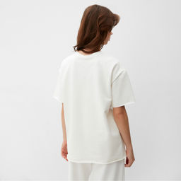 Футболка женская MINAKU OVERSIZE FIT: SPORTY & STYLISH, цвет экрю, размер 42