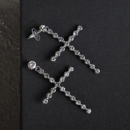 Серьги со стразами «Крестики» с делениями крупные, белые в серебре