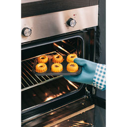 Рукавица для горячего с манжетой Доляна Клетка, силикон, 2718.5 см, мятная фото 6