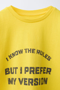 CAMISETA ESTAMPADO TEXTO / Amarillo vivo