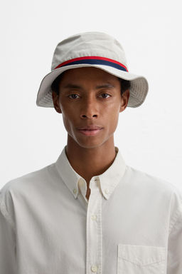 BUCKET HAT WITH RIBBON