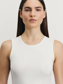 Топ с декоративным вырезом на спине / Zarina  фото 6