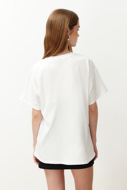 TRENDYOLMILLA Ekru %100 Pamuk Bask?l? Boyfriend Fit Bisiklet Yaka Orme T-Shirt TWOSS20TS0245 фото 6