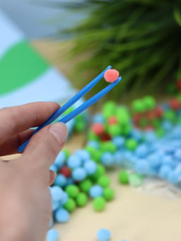 Картина из помпонов на подрамнике Draw Me! Flower, (20 х 20 см)