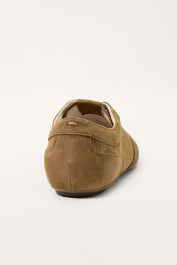 LEATHER TRAINERS LIMITED EDITION