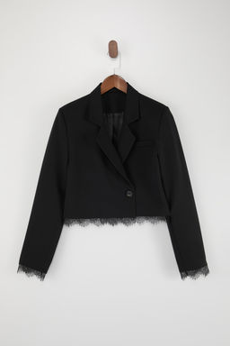 Siyah Etekucu ve Manseti Dantel Detayl? Crop Blazer Ceket TWOSS26BC00051
