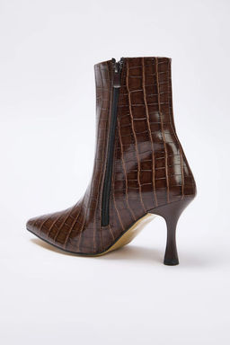 Siyah Timsah Derisi Gorunumlu Ince Topuklu Bilekte Kad?n Bot
TAKAW26BO00058 - Trendyolmilla фото 11