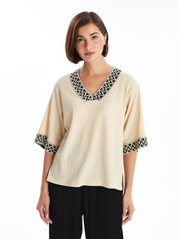 V Yaka Desenli Kad?n Bluz