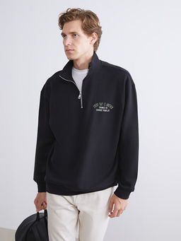 Dik Yaka Bask?l? Erkek Sweatshirt