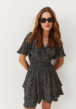 Платье мини со свободными короткими рукавами