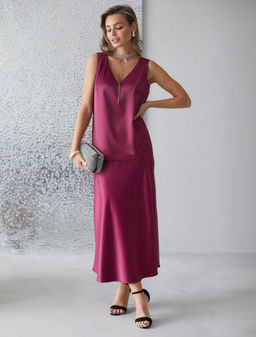 Элегантный топ с V вырезом из струящегося сатина