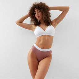 Трусы женские бразилиана MINAKU в рубчик, размер 40-42, цвет кофейный