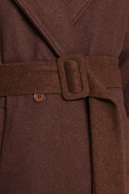 Trendyolmilla Koyu Kahverengi Oversize Genis Kesim Kemerli Uzun Yunlu Kase Kaban TWOAW22KB0015  фото 12