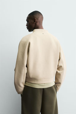 NEOPRENE-EFFECT CROPPED FIT SWEATSHIRT WITH STUD DETAIL - Zara фото 3