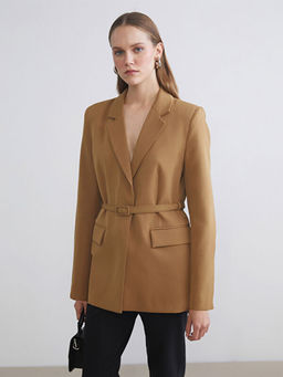 Beli Kemerli Kad?n Blazer Ceket