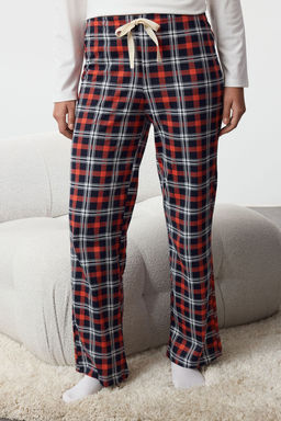 Trendyolmilla Kad?n Couple/Cift Beyaz %100 Pamuklu Ekoseli Sloganl? Orme Pijama Tak?m? THMAW25PT00166
