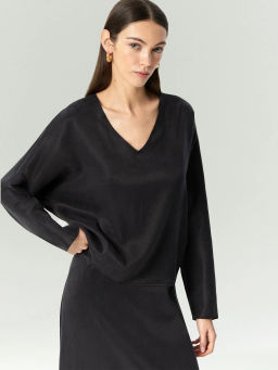 ЕМКА / Блузка c V-образным вырезом из тенсела - Emka фото 4