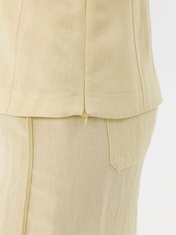 Блузка со спущенным плечом